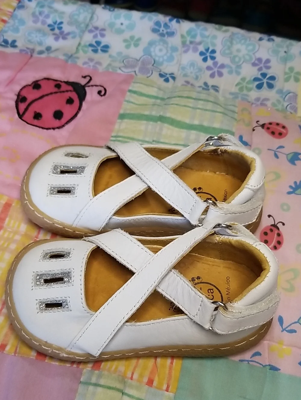 Livie & Luca White Leather Cross-Strap Girls' Walker Shoes Size 6 Luz